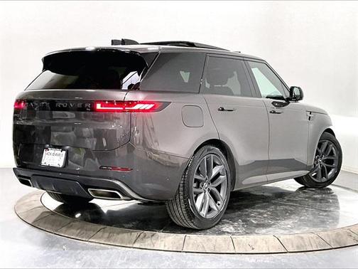 2025 Land Rover Range Rover Sport SE