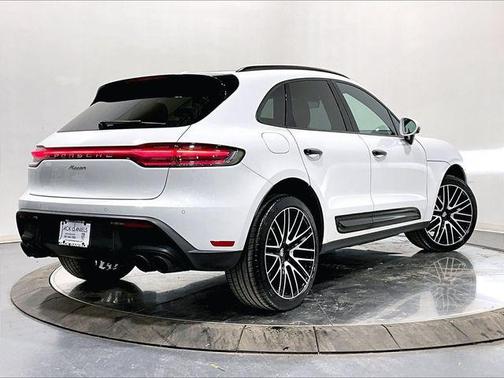 2025 Porsche Macan 