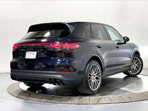 Moonlight Blue Metallic 2023 Porsche Cayenne Platinum Edition