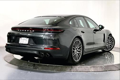 2024 Porsche Panamera 