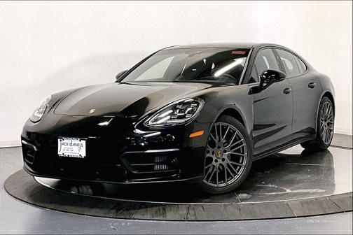 2023 Porsche Panamera 4 Platinum Edition