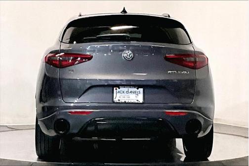 2023 Alfa Romeo Stelvio Veloce AWD