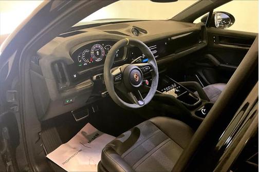 2025 Porsche Cayenne Turbo GT