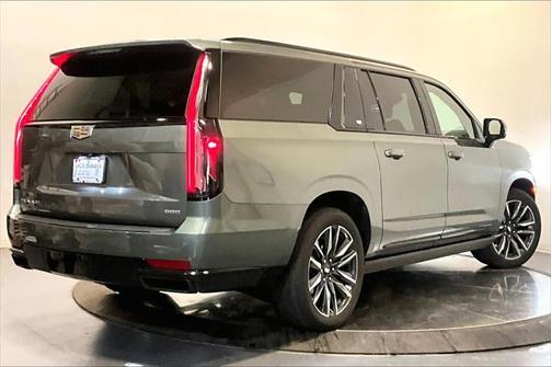 2023 Cadillac Escalade ESV Sport Platinum