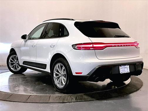 2025 Porsche Macan 