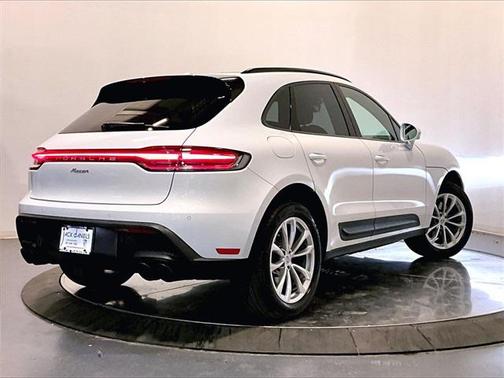 2025 Porsche Macan 