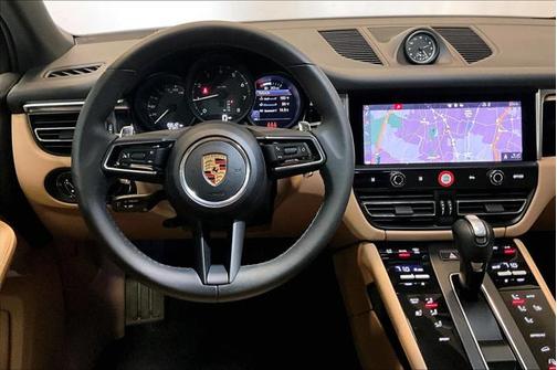 2022 Porsche Macan Base