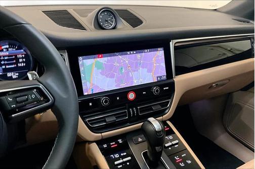 2022 Porsche Macan Base