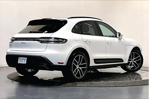 2025 Porsche Macan Base