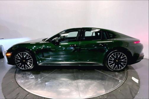 2025 Porsche Panamera 4