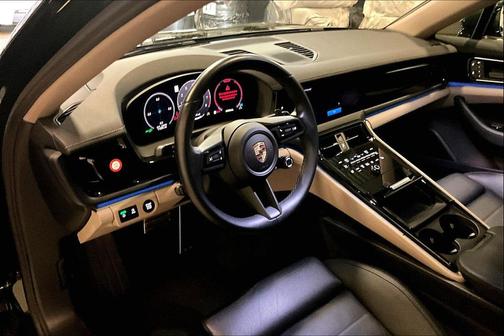 2025 Porsche Panamera 4