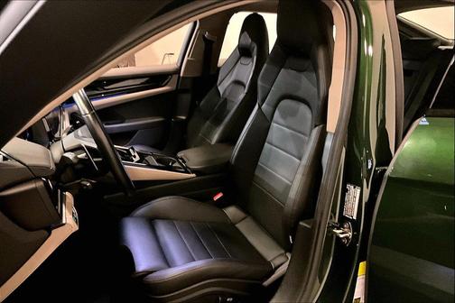 2025 Porsche Panamera 4