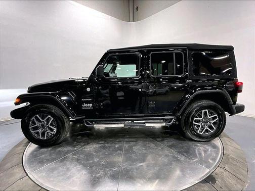 2024 Jeep Wrangler 4-Door Sahara 4x4
