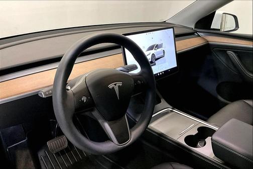 2024 Tesla Model Y Long Range Dual Motor All-Wheel Drive