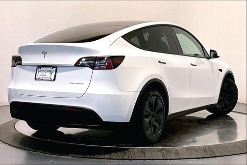 2024 Tesla Model Y Long Range Dual Motor All-Wheel Drive