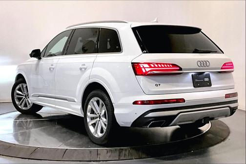 2025 Audi Q7 55 Premium Plus