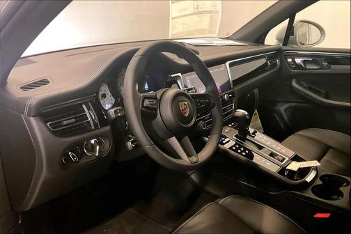 2025 Porsche Macan S
