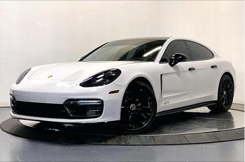 2022 Porsche Panamera GTS