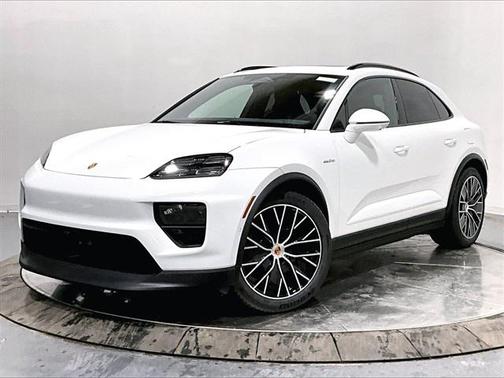 2026 Porsche Macan 4