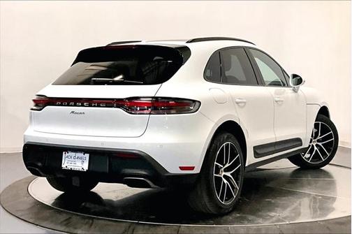 2025 Porsche Macan Base