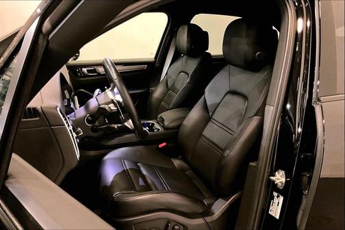 2023 Porsche Cayenne Platinum Edition