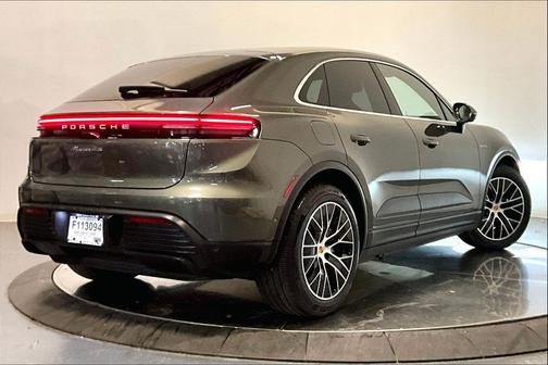 2025 Porsche Macan 4S