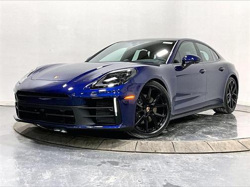 2026 Porsche Panamera 4