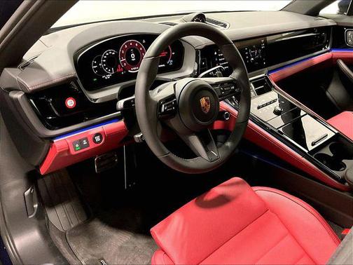 2026 Porsche Panamera 4