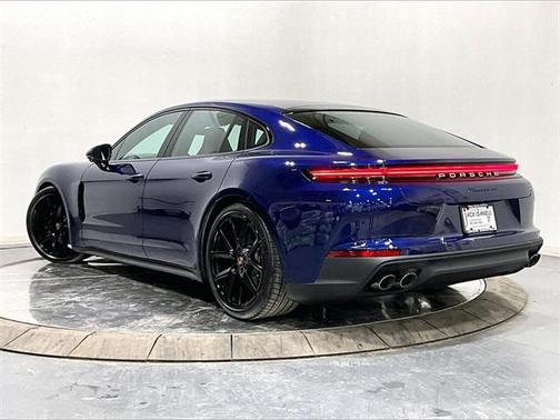 2026 Porsche Panamera 4