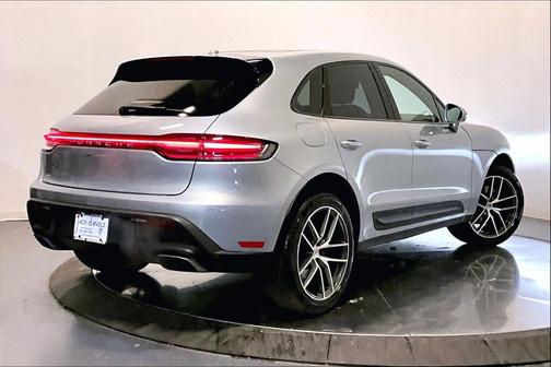 2025 Porsche Macan 