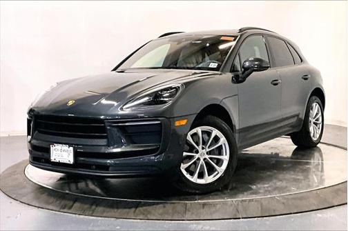 2022 Porsche Macan Base