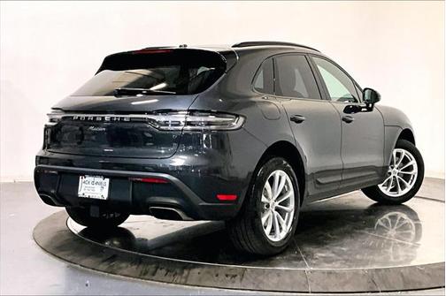 2022 Porsche Macan Base