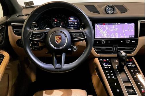 2022 Porsche Macan Base