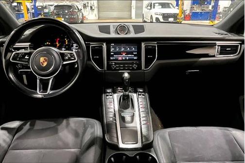 2017 Porsche Macan Base