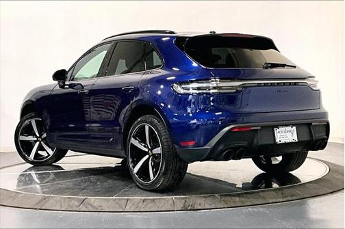2025 Porsche Macan Base