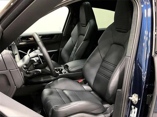 2026 Porsche Cayenne GTS