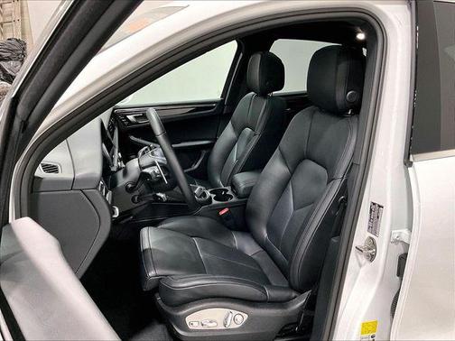 2025 Porsche Macan S