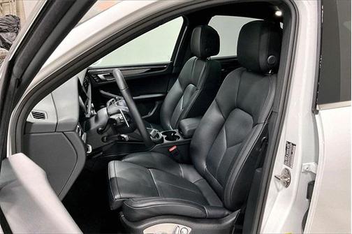 2025 Porsche Macan S