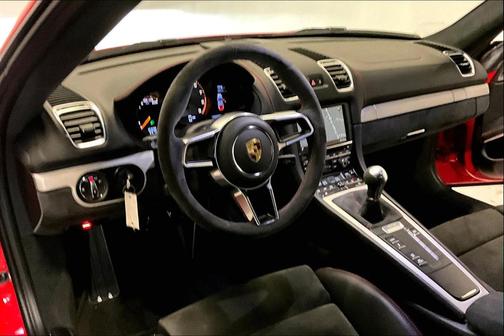 2016 Porsche Cayman GT4
