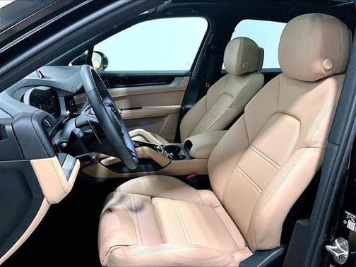 Chromite Black Metallic 2026 Porsche Cayenne Cayenne E-Hybrid