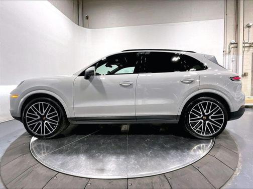 Chalk 2026 Porsche Cayenne Cayenne