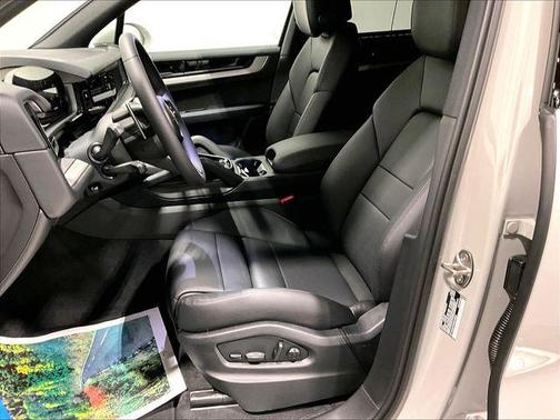 Chalk 2026 Porsche Cayenne Cayenne