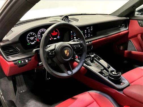 2025 Porsche 911 Carrera