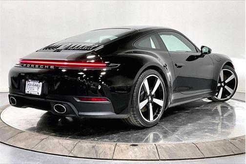 2025 Porsche 911 Carrera