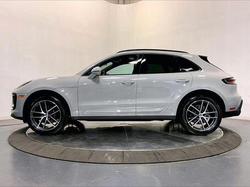 2025 Porsche Macan 