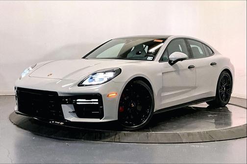 2025 Porsche Panamera GTS