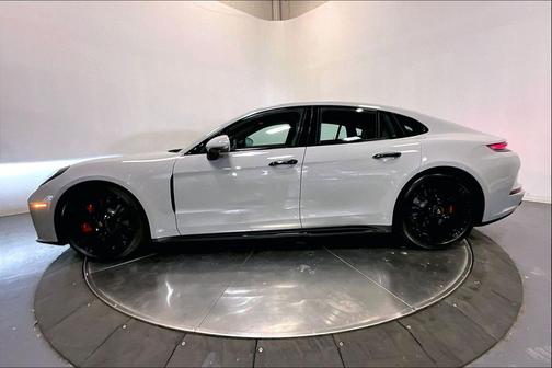 2025 Porsche Panamera GTS