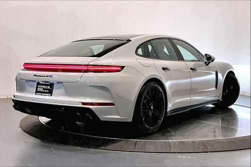2025 Porsche Panamera GTS