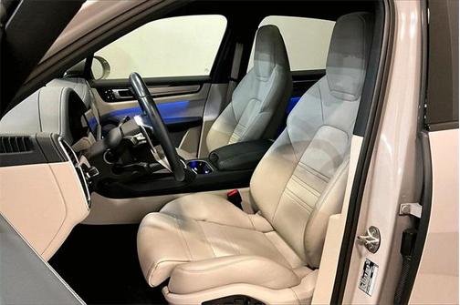 2022 Porsche Cayenne Platinum Edition