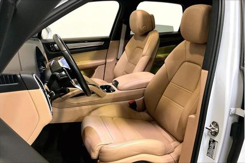 2023 Porsche Cayenne Platinum Edition